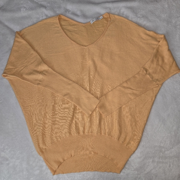 Raffi Cashmere V-Neck front and back Off The Shoulder Sweater, M, Peach Color - Picture 9 of 9